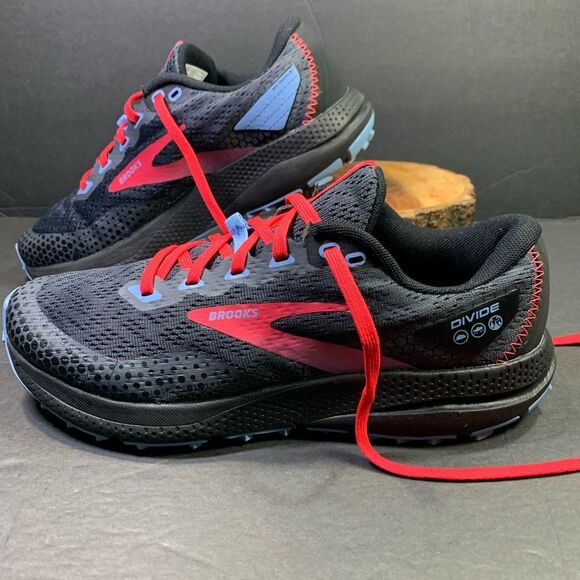 Brooks Womens Divide 3 Gray Red Blue Trail Running Sneakers Shoe Size 8 - Picture 2 of 10